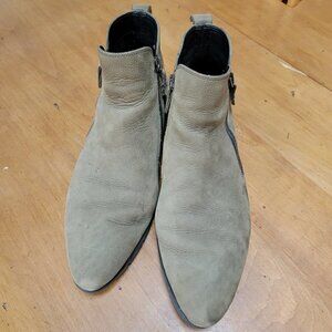 Flexx Hot Tamale Chelsea Zippered Ankle Booties -Olive Green Suede-size10